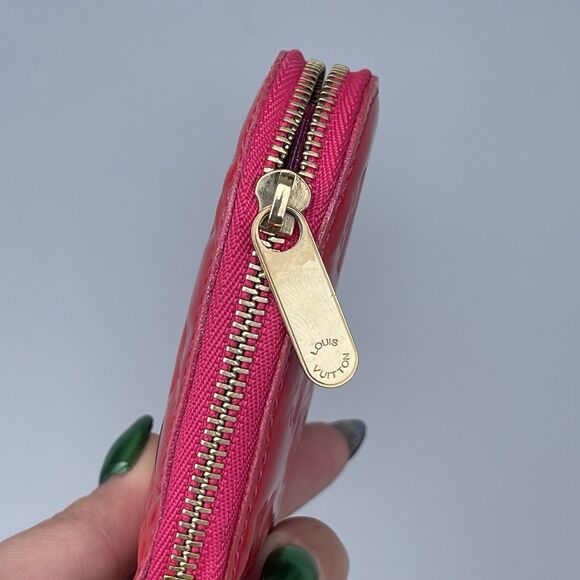 Louis Vuitton Pink Heart Key Pouch Coin Purse On Chain VERNIS Leather Wallet - Picture 6 of 10